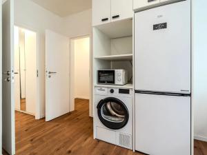 Pronájem bytu 1+kk, Praha - Modřany, Semická, 29 m2