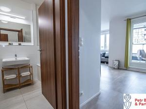 Pronájem bytu 2+kk, Praha - Stodůlky, náměstí Junkových, 49 m2
