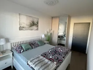 Pronájem bytu 2+kk, Praha - Vysočany, Pechmanových, 55 m2