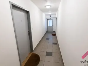 Pronájem bytu 1+kk, Praha - Nusle, Bartoškova, 37 m2