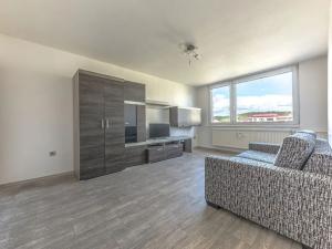 Prodej bytu 2+kk, Týnec nad Sázavou, Okružní, 41 m2