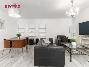 Prodej atypického bytu, Praha - Karlín, Pernerova, 60 m2