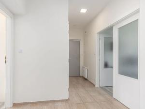 Pronájem bytu 3+1, Praha - Vršovice, Rostovská, 79 m2