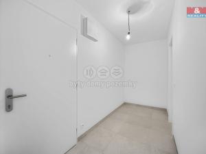 Pronájem bytu 2+kk, Praha - Hostavice, Českobrodská, 54 m2