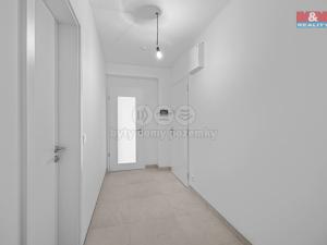 Pronájem bytu 2+kk, Praha - Hostavice, Českobrodská, 54 m2