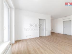 Prodej bytu 2+kk, Uherské Hradiště - Vésky, Na Dědině, 74 m2