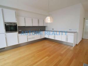 Pronájem bytu 2+kk, Praha - Nusle, K sídlišti, 89 m2