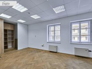 Pronájem kanceláře, Praha - Nové Město, Soukenická, 212 m2