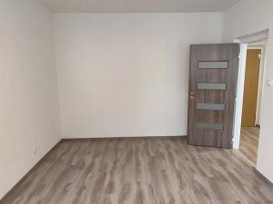 Pronájem bytu 2+1, Cheb, Kosmonautů, 54 m2