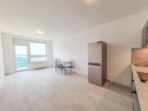 Pronájem bytu 2+kk, Praha - Vysočany, Pod Harfou, 50 m2