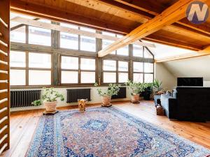 Prodej komerční nemovitosti, Husinec, Komenského, 1500 m2