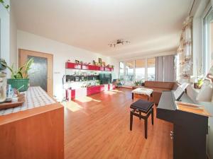 Pronájem bytu 3+kk, Praha - Střížkov, Zásadská, 131 m2