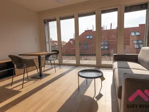 Pronájem bytu 1+kk, Praha - Holešovice, V háji, 40 m2