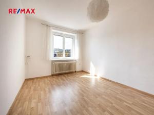 Pronájem bytu 3+1, Praha - Podolí, Jeremenkova, 80 m2
