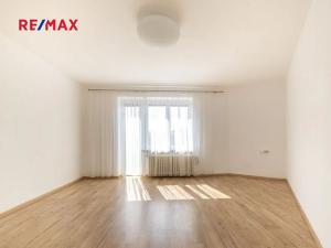 Pronájem bytu 3+1, Praha - Podolí, Jeremenkova, 80 m2