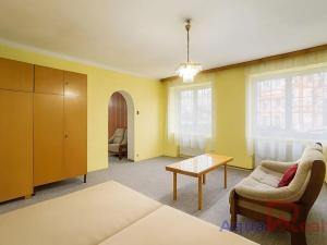 Pronájem bytu 1+1, Karlovy Vary, Sokolovská, 44 m2