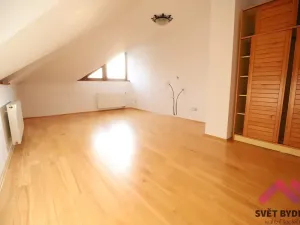 Pronájem rodinného domu, Psáry, Pod Vysokou, 294 m2