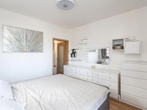 Pronájem bytu 3+kk, Praha - Kamýk, Mariánská, 70 m2