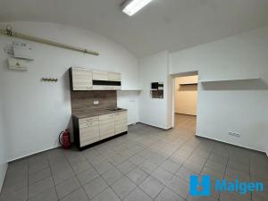 Pronájem kanceláře, Praha - Smíchov, Grafická, 28 m2