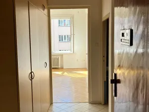 Pronájem bytu 1+1, Praha - Bubeneč, Národní obrany, 33 m2