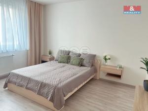 Pronájem bytu 3+kk, Praha - Vysočany, Strnadových, 87 m2