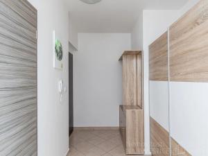 Pronájem bytu 2+kk, Praha - Horní Měcholupy, Mantovská, 67 m2