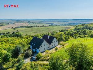 Prodej rodinného domu, Vinařice, 494 m2