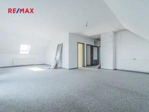 Prodej rodinného domu, Vinařice, 494 m2