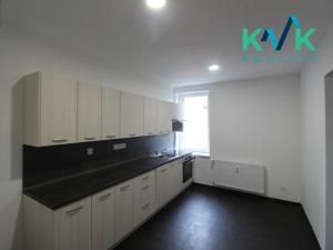 Prodej bytu 3+1, Karlovy Vary, U Trati, 80 m2