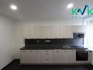 Prodej bytu 3+1, Karlovy Vary, U Trati, 80 m2