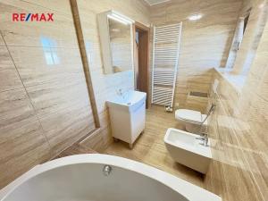 Pronájem rodinného domu, Úvaly, Jeronýmova, 158 m2