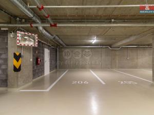 Pronájem garážového stání, Praha - Hostavice, 13 m2
