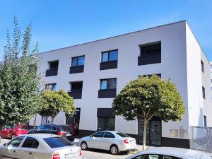 Pronájem bytu 2+kk, Strakonice - Strakonice II, Bezděkovská, 64 m2