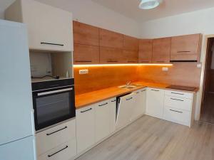 Pronájem bytu 3+1, České Budějovice, Jeronýmova, 108 m2