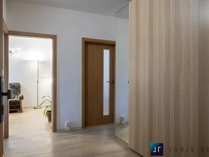Prodej bytu 2+1, Praha - Kamýk, Zárubova, 68 m2