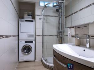 Prodej bytu 2+1, Praha - Kamýk, Zárubova, 68 m2