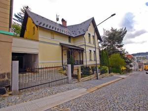 Prodej rodinného domu, Jablonec nad Nisou, Průmyslová, 300 m2