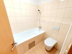Pronájem bytu 3+kk, Praha - Vysočany, 66 m2