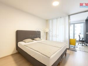 Pronájem bytu 3+kk, Praha, Vojenova, 102 m2