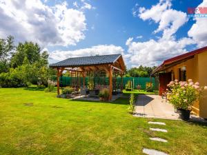 Prodej zahrady, Okna, 1441 m2