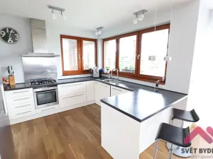 Pronájem rodinného domu, Praha - Dubeč, Kolocova, 220 m2