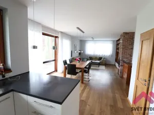 Pronájem rodinného domu, Praha - Dubeč, Kolocova, 220 m2