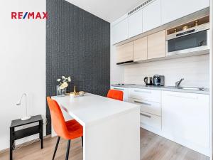 Pronájem bytu 1+kk, Praha - Vršovice, Petrohradská, 29 m2