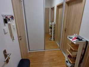 Pronájem bytu 2+kk, Praha - Bohnice, Hlivická, 32 m2