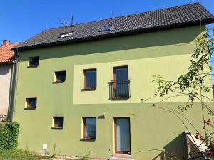 Pronájem bytu 2+kk, Kostelec nad Labem, Neratovická, 51 m2