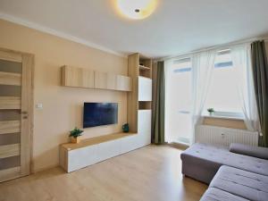 Pronájem bytu 2+1, Brno, Kvapilova, 54 m2