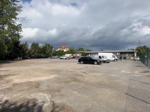 Pronájem komerčního pozemku, Praha - Modřany, Komořanská, 1500 m2