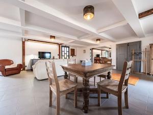 Prodej komerční nemovitosti, Úhlejov, 182 m2