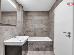 Pronájem bytu 2+kk, Pardubice, Nová Tesla, 51 m2