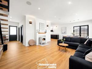 Prodej rodinného domu, Polerady, 240 m2
